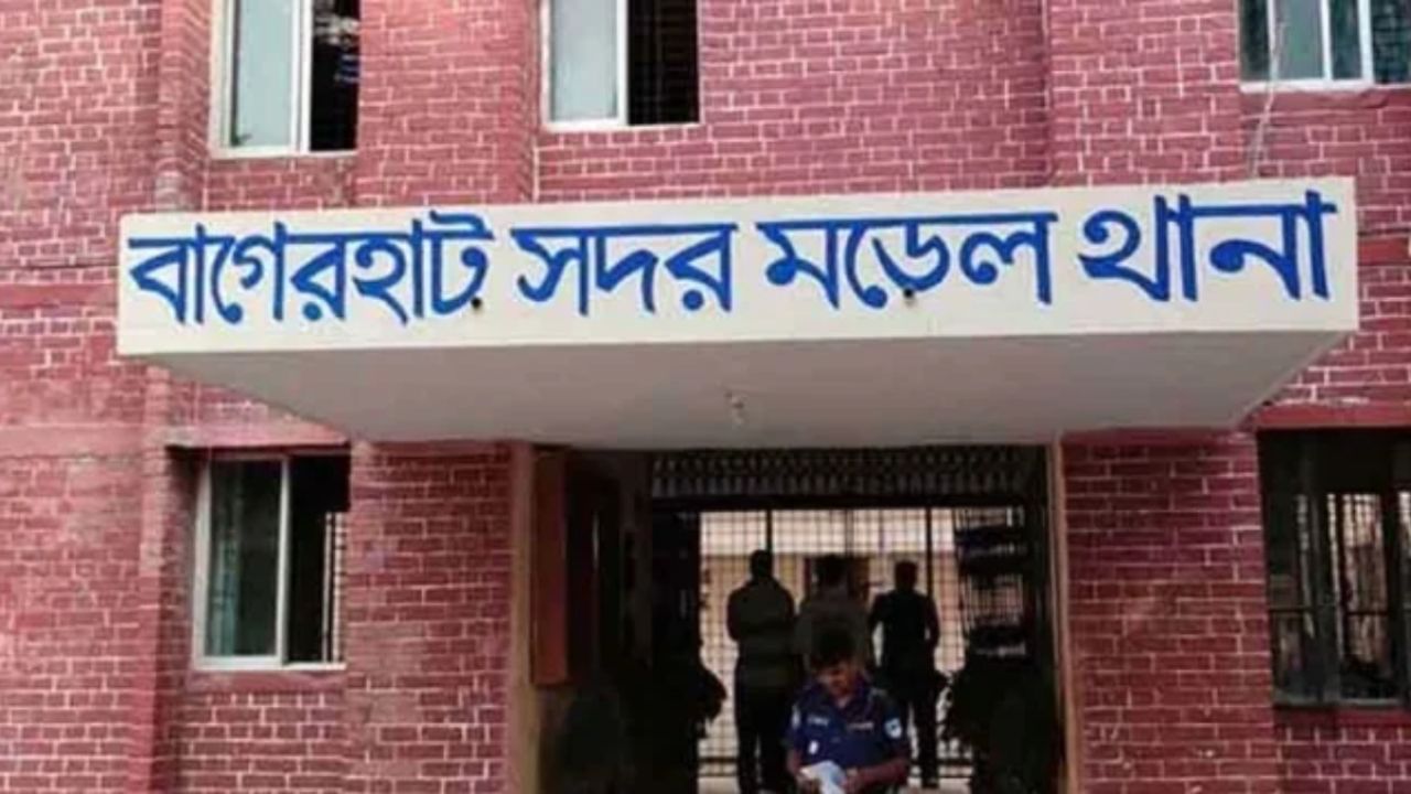 প্রতিমা বিসর্জনের সুযোগে হিন্দুবাড়িতে চুরি-লুট