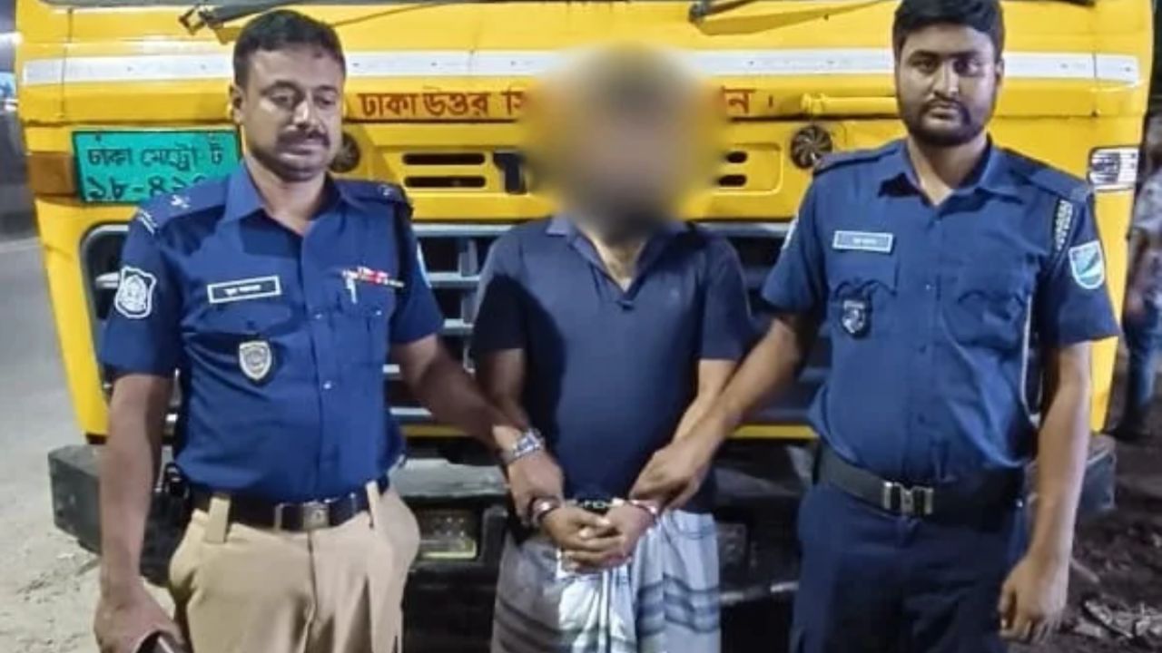ল্যান্ডফিল থেকে সরকারি তেল পাচারকালে চালক আটক