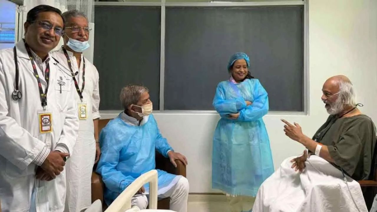 চিকিৎসাধীন মঈন খানকে দেখতে হাসপাতালে গেলেন রাষ্ট্রপতি