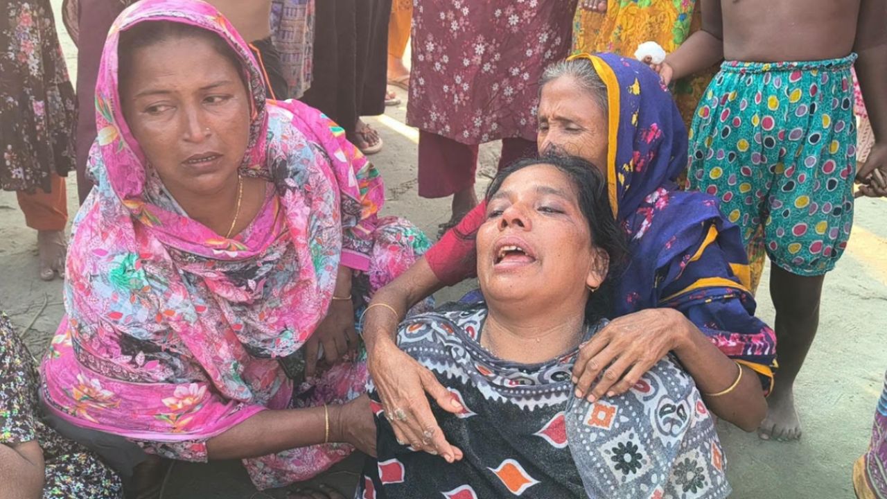 চোখের সামনে পদ্মায় হারাল শিশুটি, মিলছে না খোঁজ