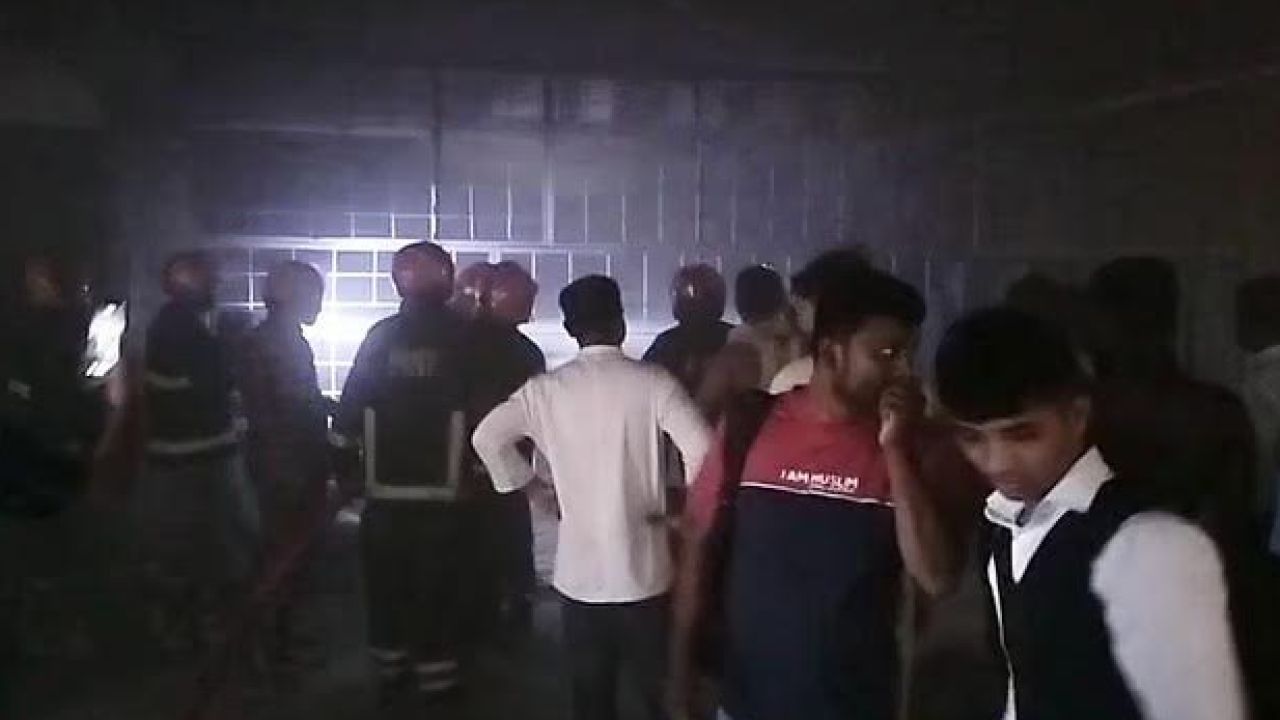 কক্সবাজারের এবার হোটেলে আগুন, পর্যটকেরা যা করলেন 