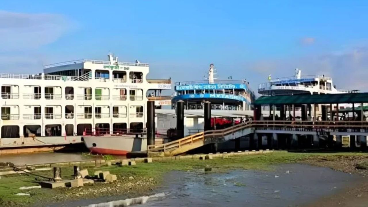 রোটেশন প্রথায় জিম্মি ভোলা-ঢাকা নৌপথের যাত্রীরা