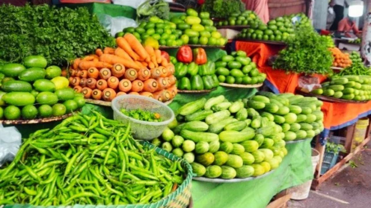 চট্টগ্রামে নিত্যপণ্যের বাজারে আগুন, দিশেহারা ক্রেতারা