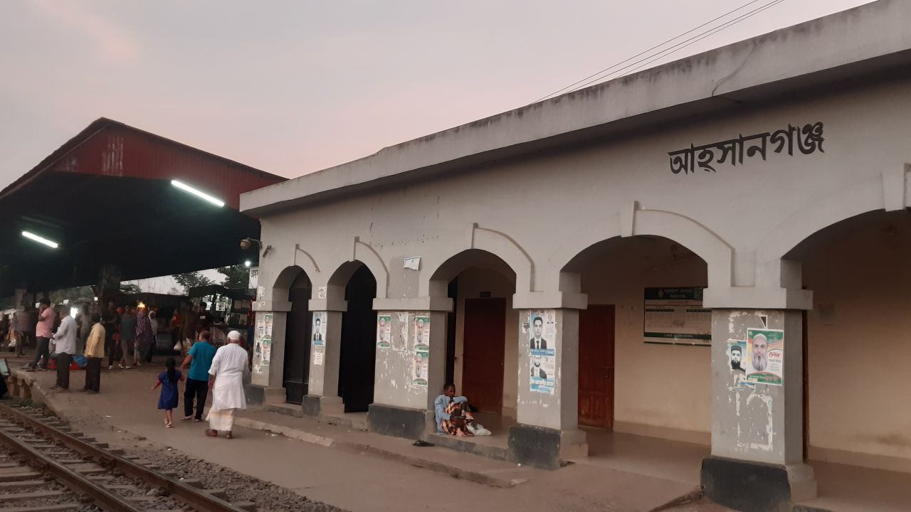 আত্রাইয়ে ট্রেনে কাটা পড়ে নারীর মৃত্যু