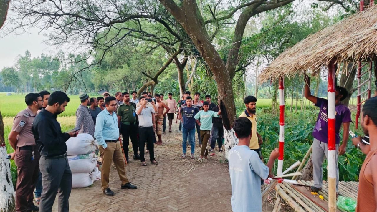 ‘প্রেম সড়ক’-এর অবৈধ টংদোকান গুঁড়িয়ে দিল প্রশাসন