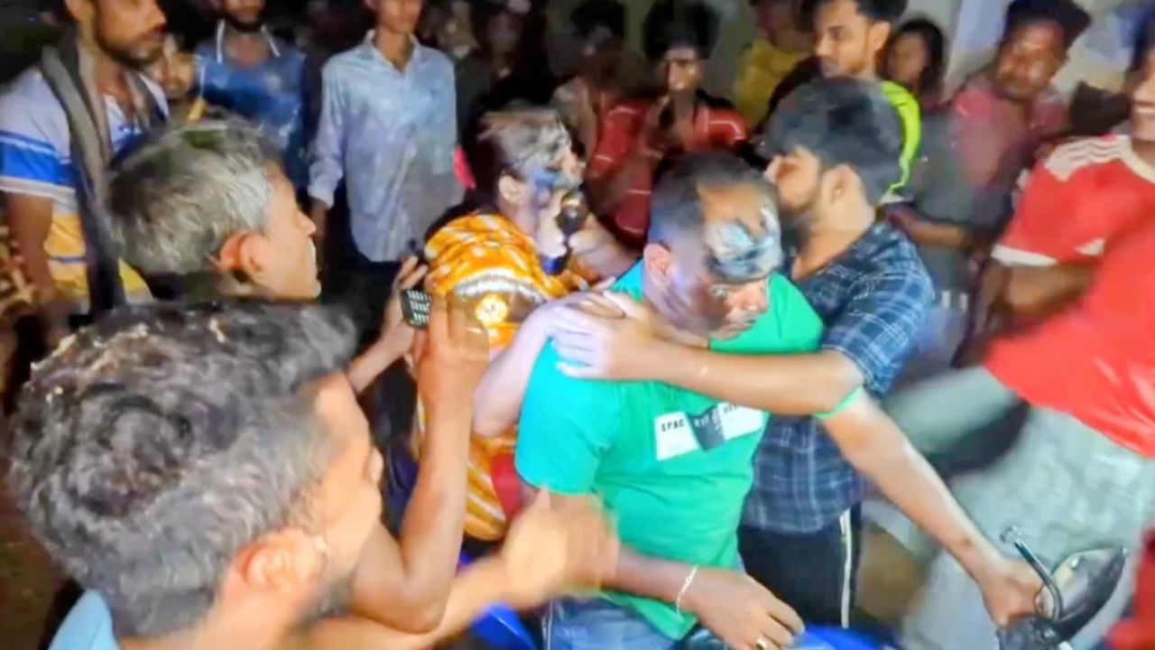 প্রথম স্ত্রী রেখেই শ্যালিকাকে বিয়ে, চুন-কালি মেখে এলাকাছাড়া
