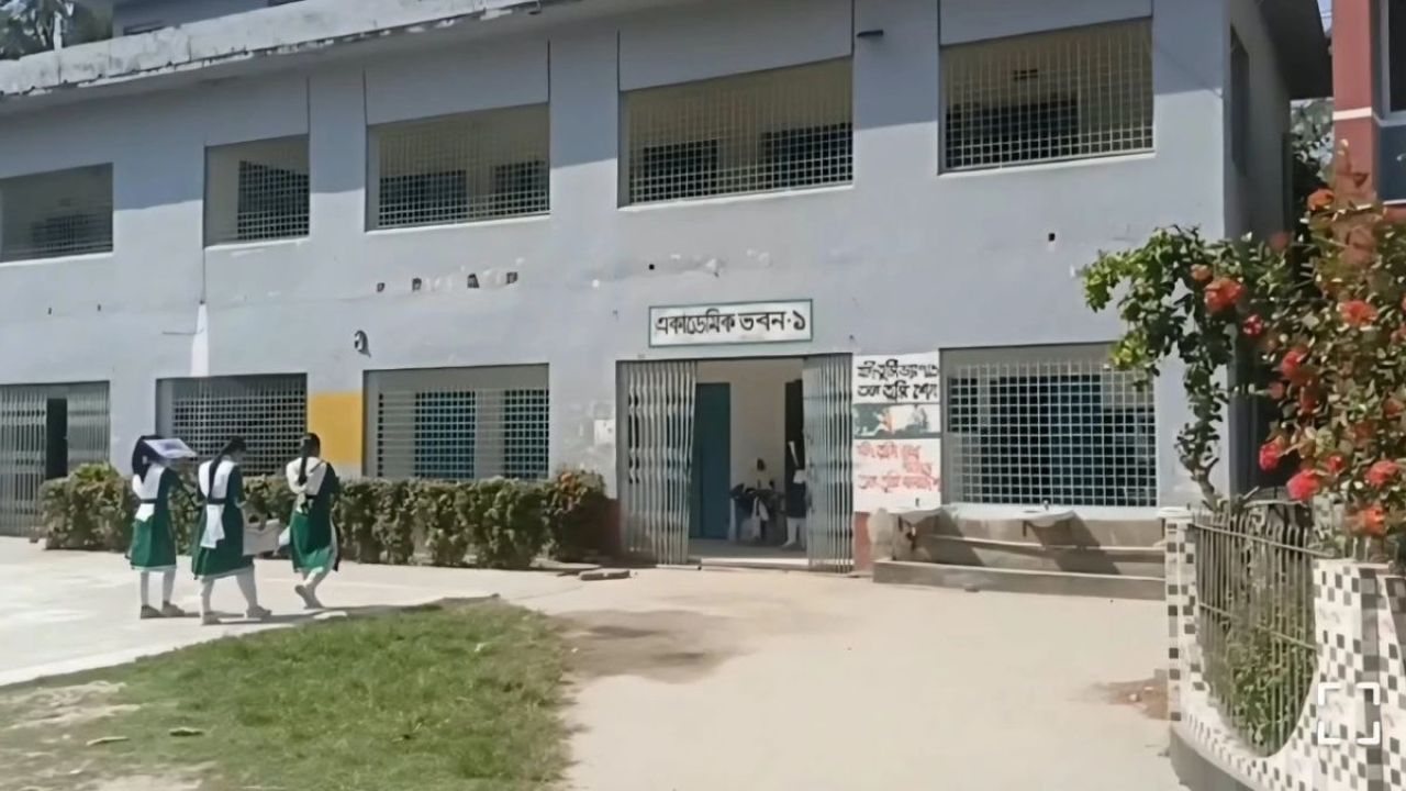 প্রশ্ন ফাঁসের অভিযোগে চুয়াডাঙ্গা সরকারি বালিকা বিদ্যালয়ের পরীক্ষা স্থগিত