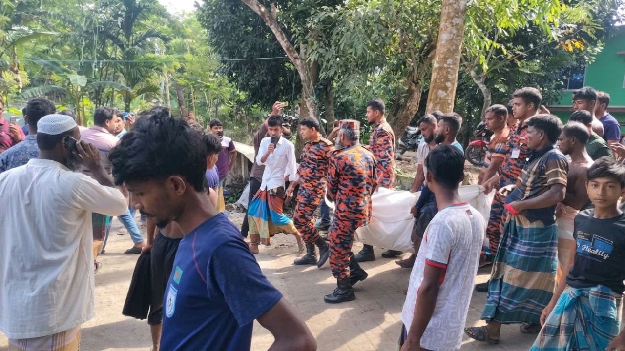 পাথরঘাটায় বিদ্যুৎস্পৃষ্টে জেলের মৃত্যু