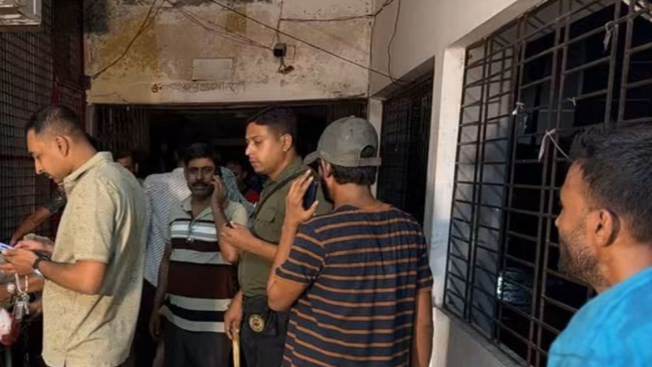 পাবনায় বিএনপি নেতাসহ দুইজনকে গুলি করে হত্যা