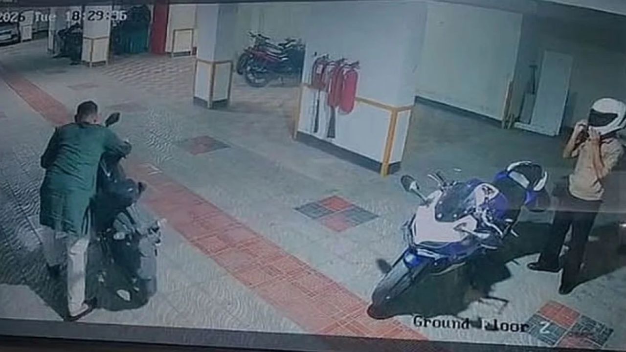 ‘এলোমেলো’ তথ্য দিচ্ছেন তাহসিফের দীপ, রহস্য বাড়ছে