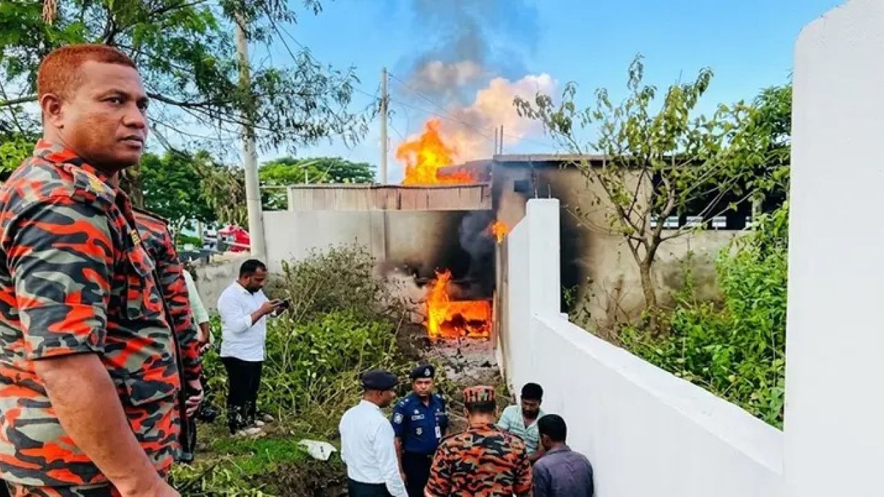 ইনানীতে চার দিন ধরে জ্বলছে গ্যাসের আগুন, ১৪৪ ধারা জারি
