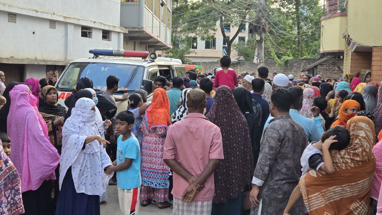 সৌদিতে অগ্নিকাণ্ডে নিহত ৫ প্রবাসীর মরদেহ নওগাঁয় পৌঁছেছে