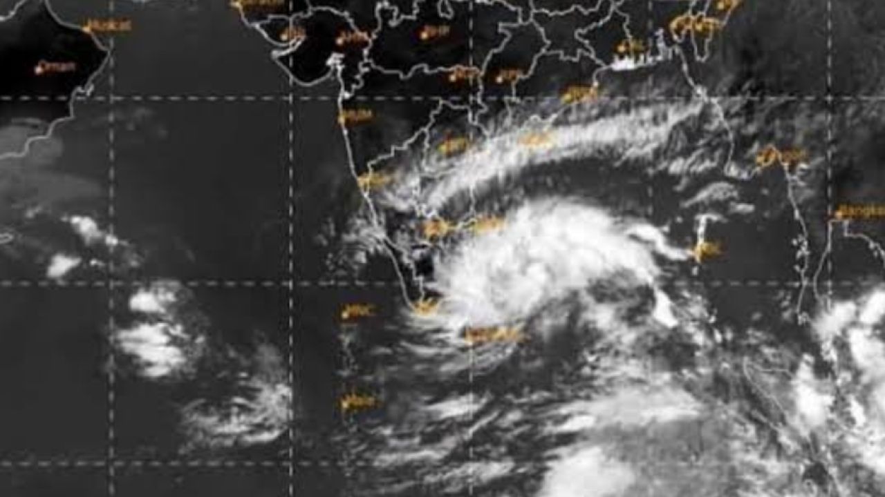 বঙ্গোপসাগরে ঘনীভূত হচ্ছে নতুন নিম্নচাপ, ধেয়ে আসছে ঘূর্ণিঝড় ‘মুরাসু’