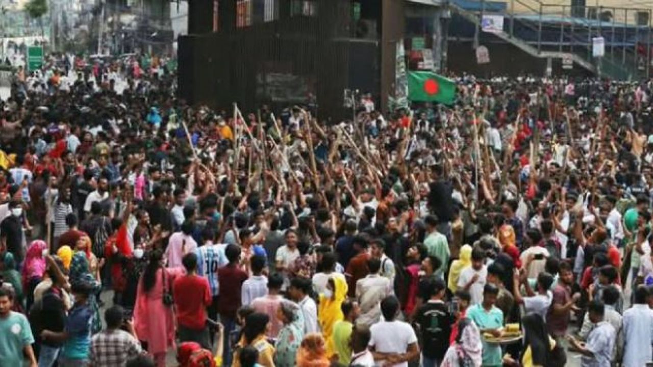 গাজীপুরের পর আশুলিয়ায় বিক্ষোভ, ৫০ কারখানায় ছুটি