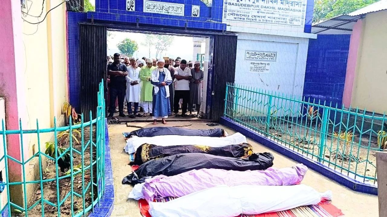 পাবনায় বজ্রপাতে নিহত ৬ শিশুর দাফন সম্পন্ন