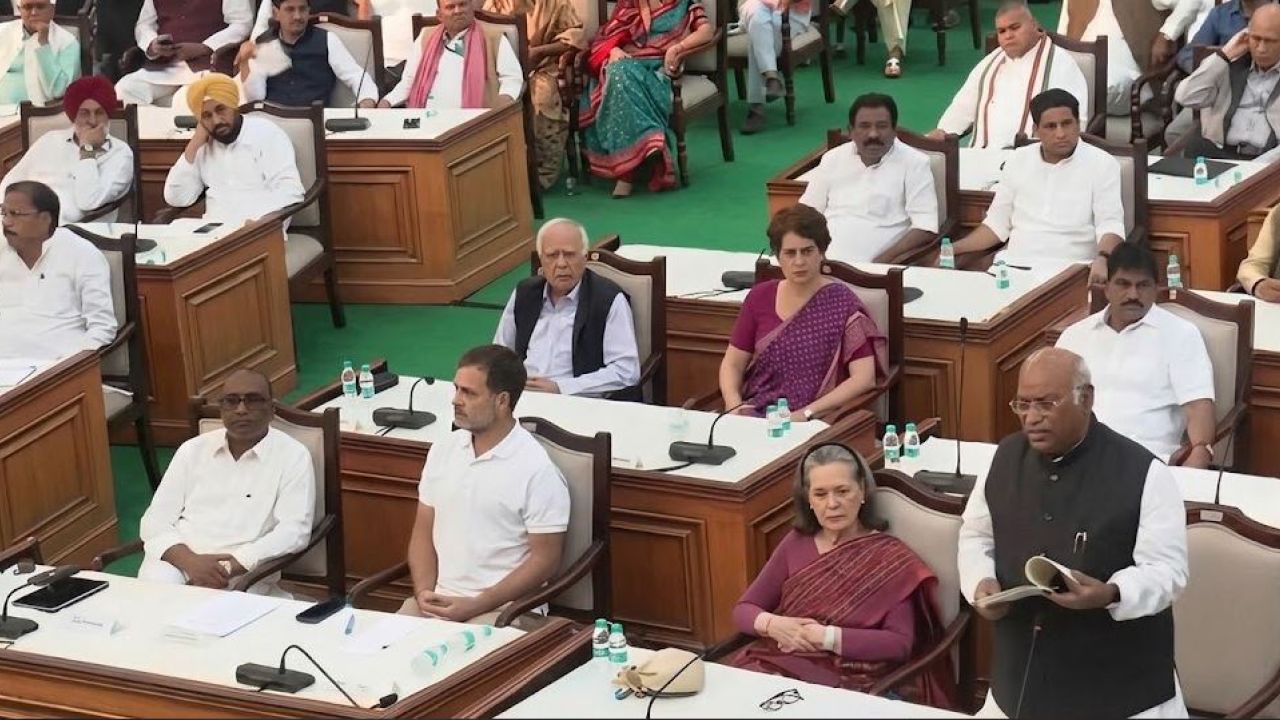 জ্ঞানেশ কুমারের বিরুদ্ধে ৬ অভিযোগে কাঁপল দিল্লি
