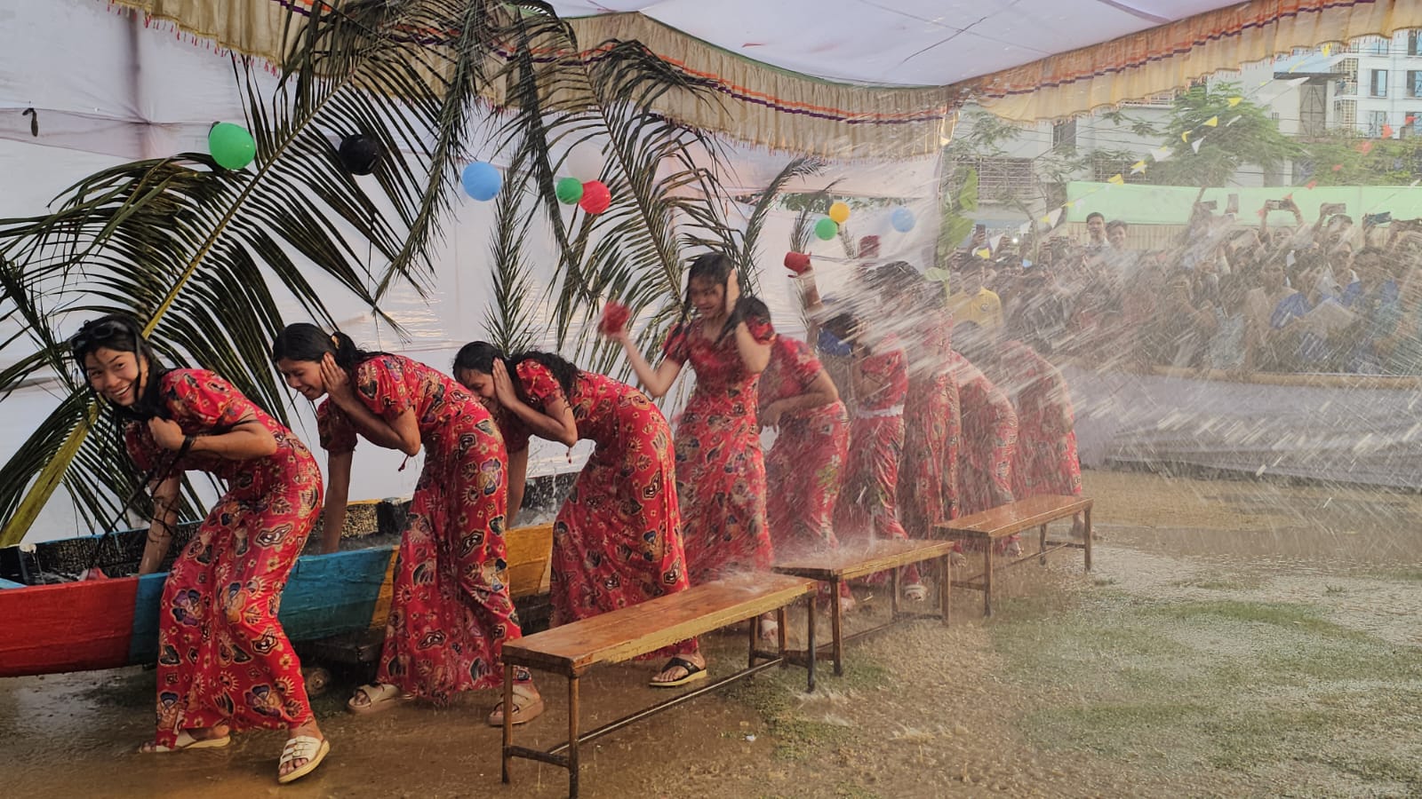 সাংগ্রাই উৎসবে জলকেলিতে মুখর তরুণ-তরুণীরা